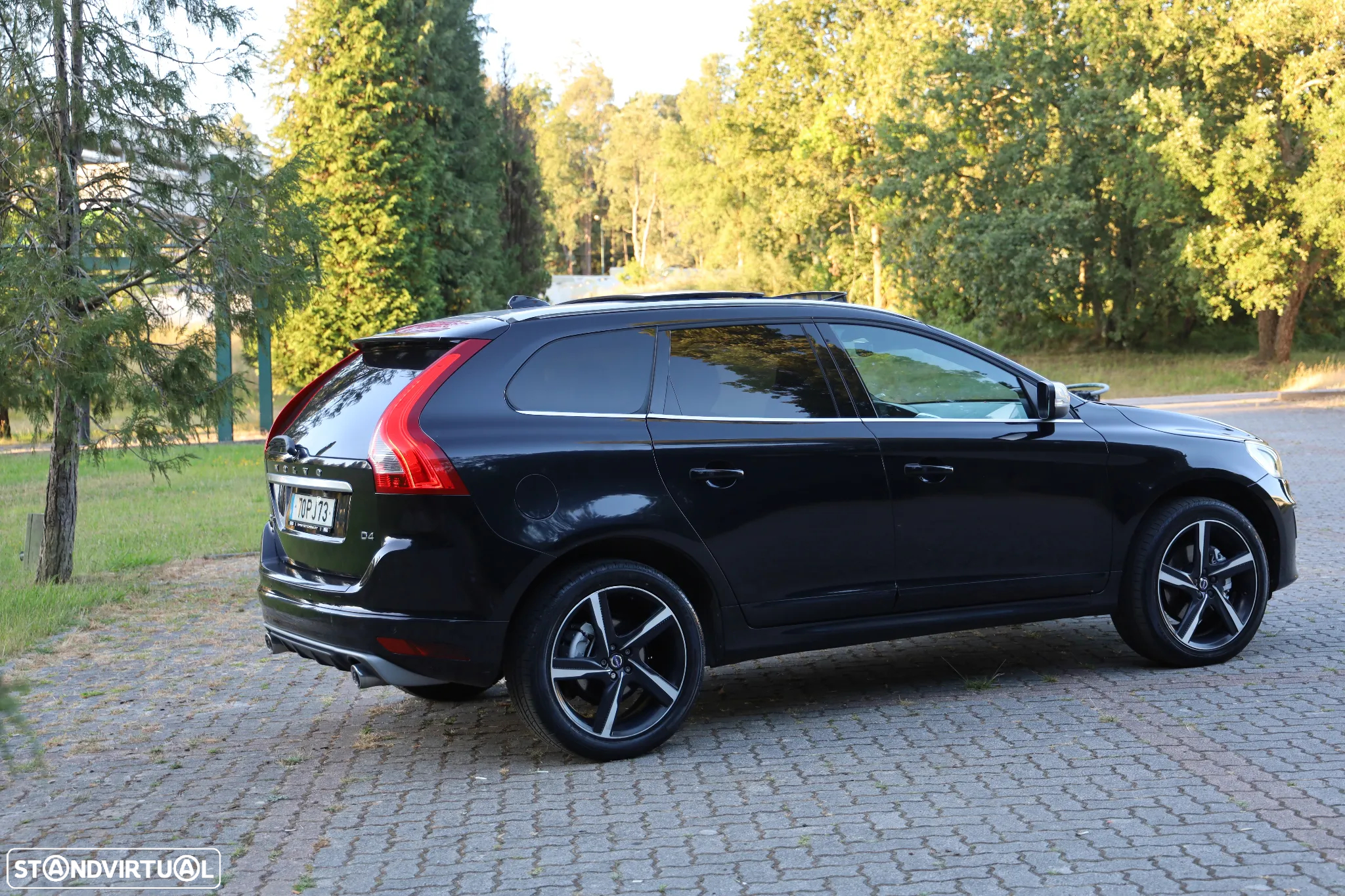 Volvo XC 60 2.0 D4 R-Design Geartronic - 42