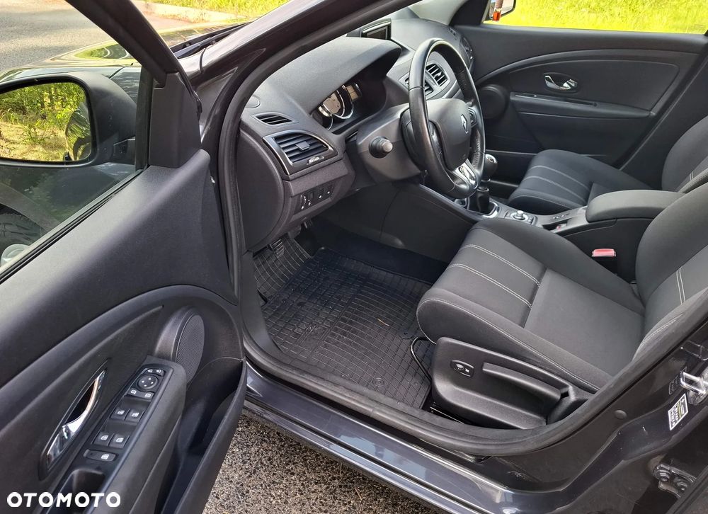 Renault Megane ENERGY dCi 110 Start & Stop Bose Edition - 12