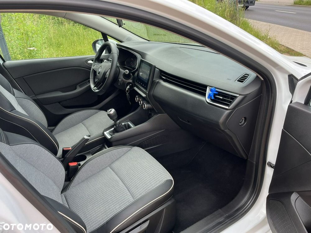 Renault Clio - 17