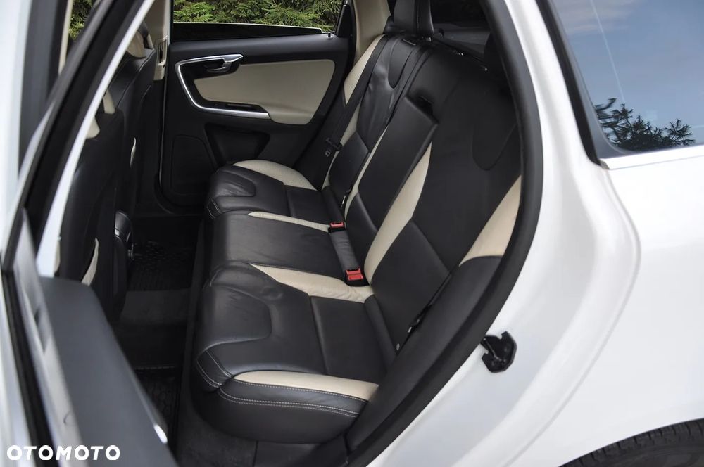 Volvo XC 60 D4 Geartronic RDesign - 25