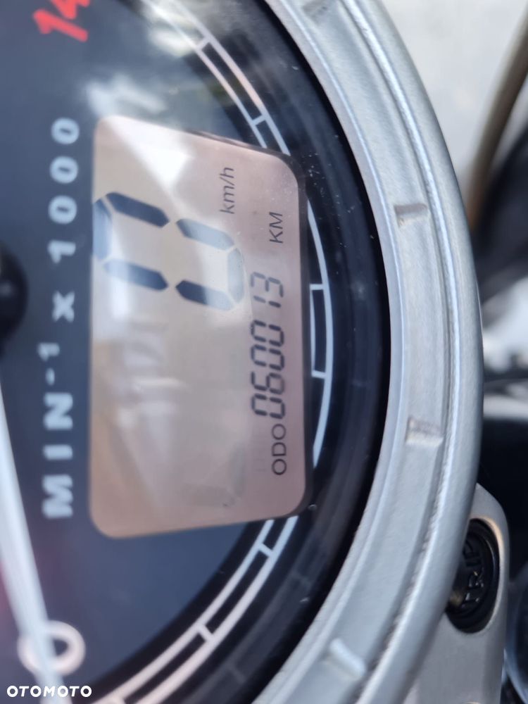 Triumph Street Triple - 7