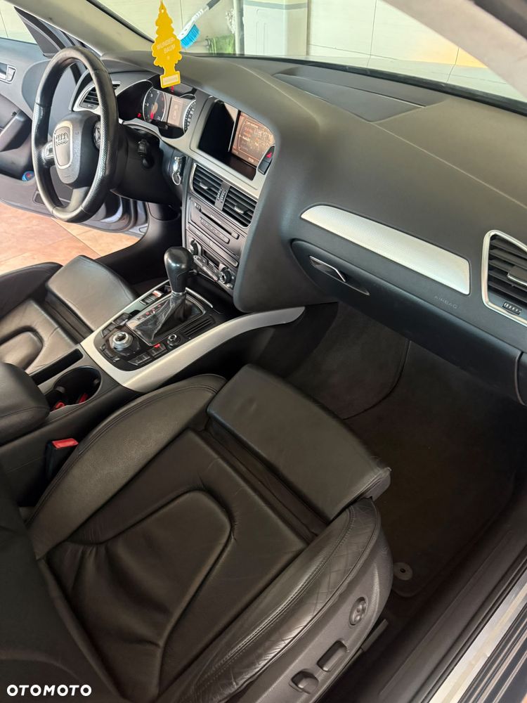 Audi A4 Limousine - 12