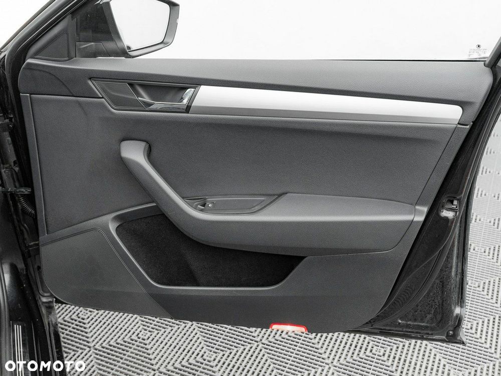 Skoda Superb 2.0 TDI Ambition DSG - 28