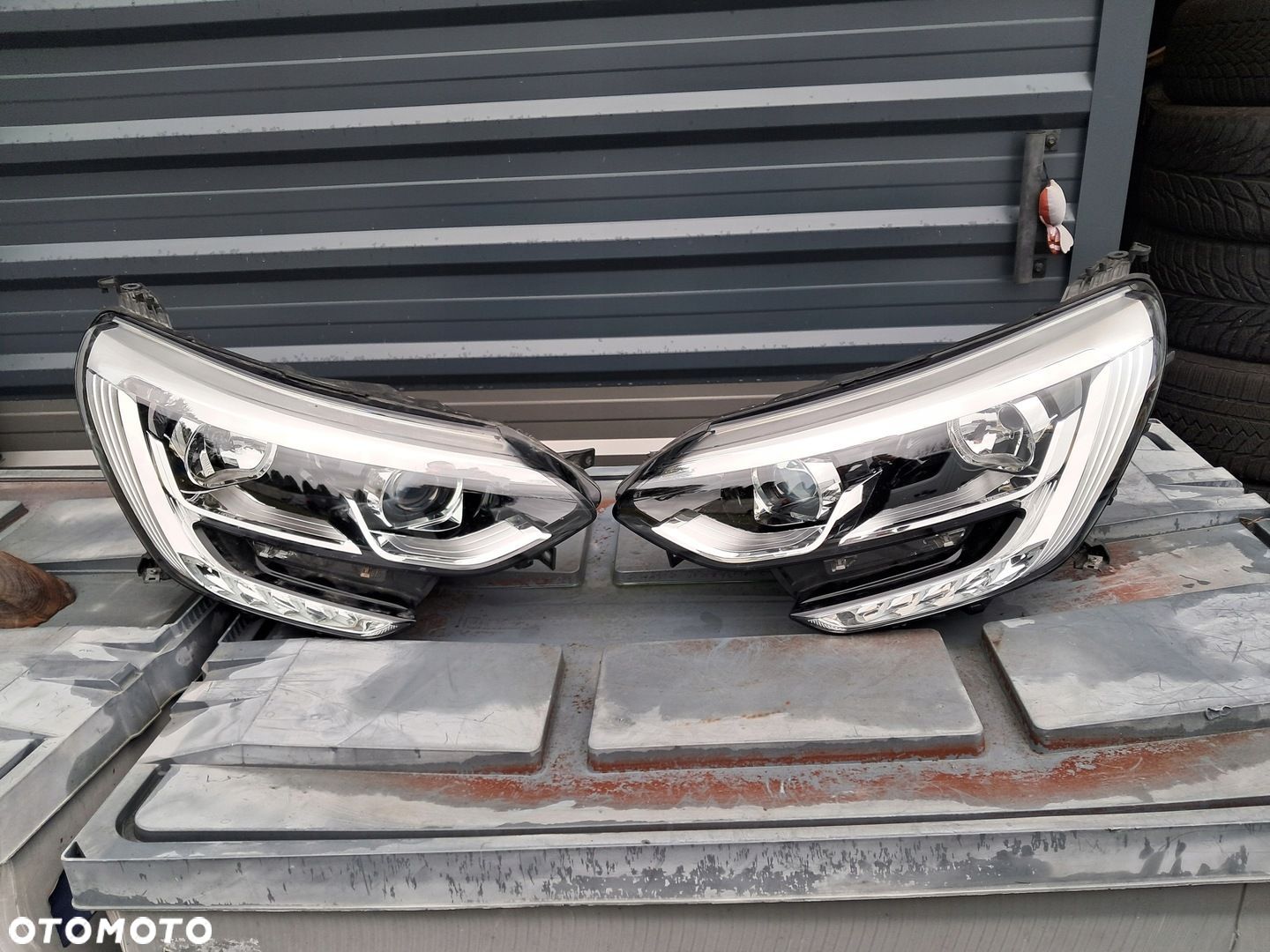 Renault Megane IV zderzak lampa lewa prawa grill atrapa kierunkowskaz - 1