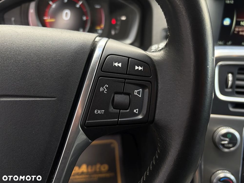 Volvo V60 Cross Country D3 Geartronic Summum - 25