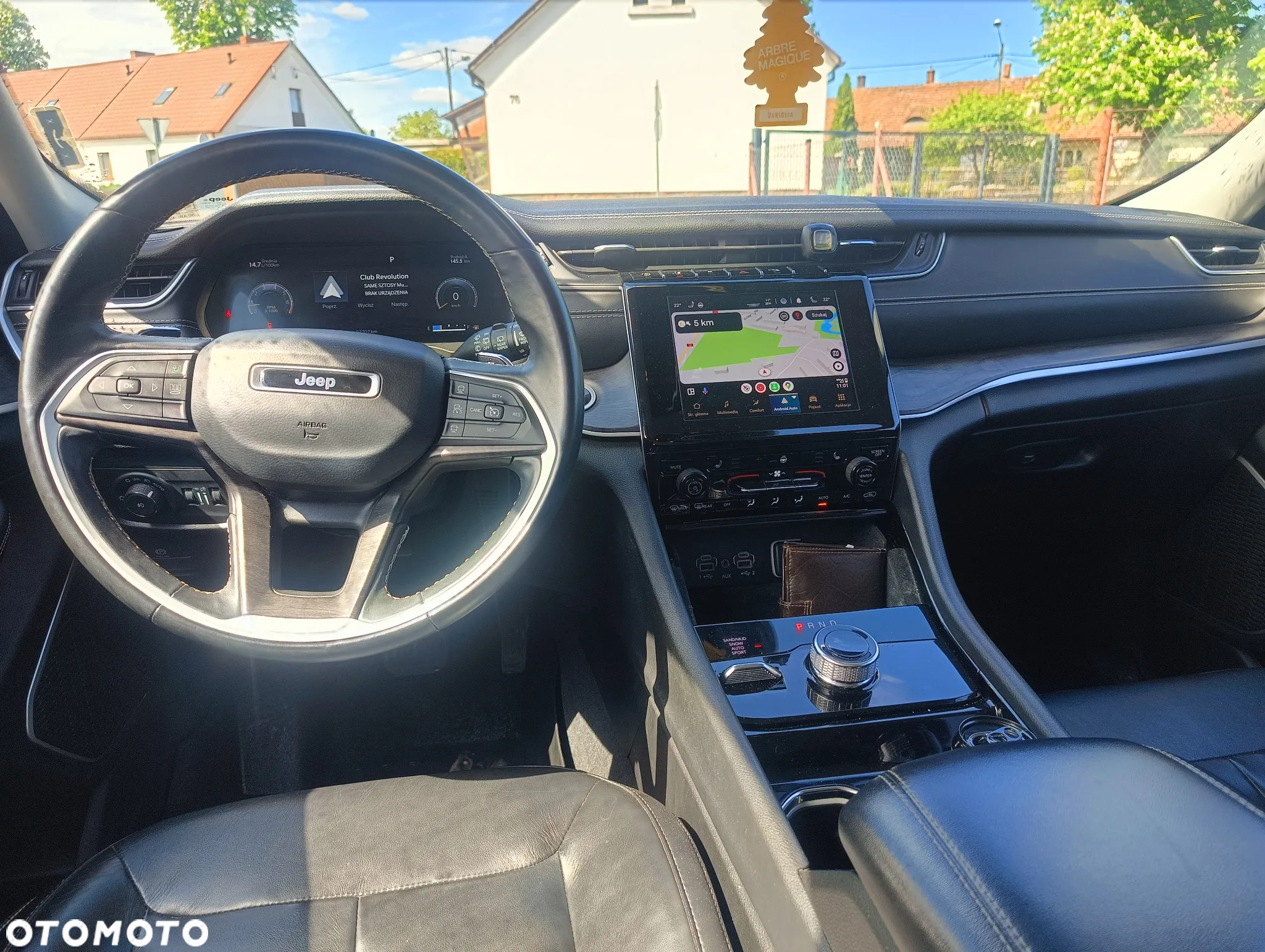 Jeep Grand Cherokee - 12