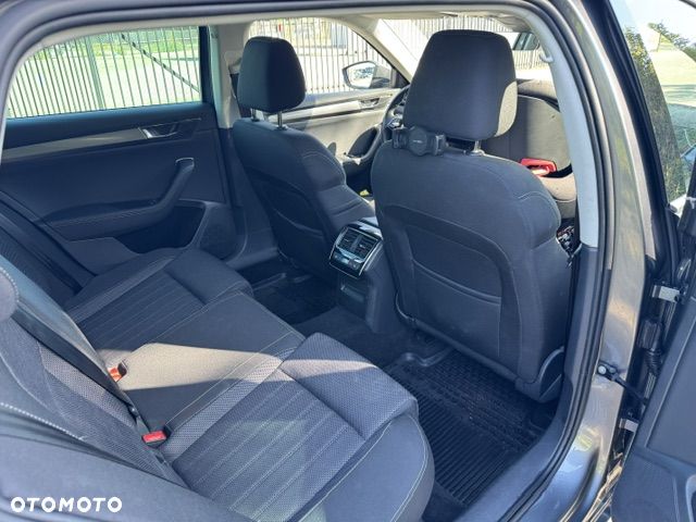 Skoda Superb 2.0 TDI SCR Style DSG - 13