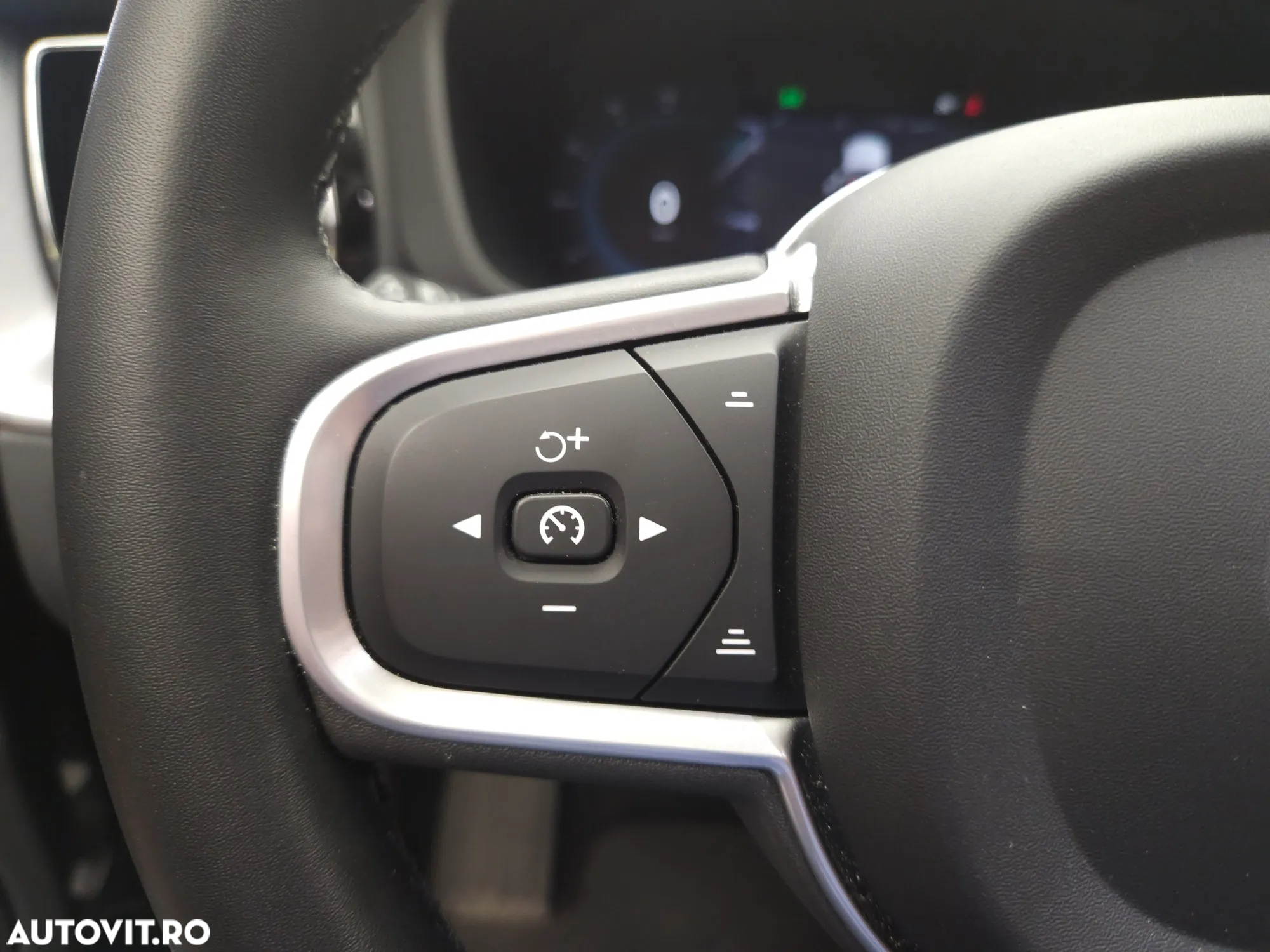 Volvo XC 60 B4 D Geartronic Momentum Pro - 20