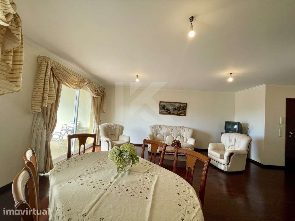 Apartamento T4 - Câmara de Lobos - Grande imagem: 2/32