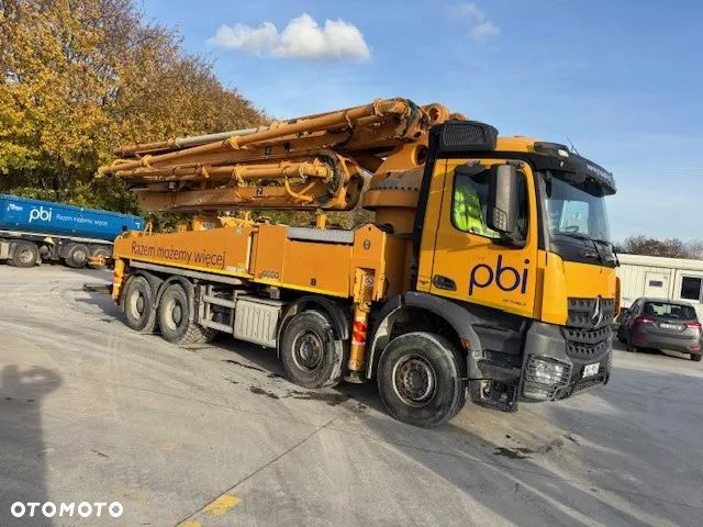 Mercedes-Benz Arocs - 1