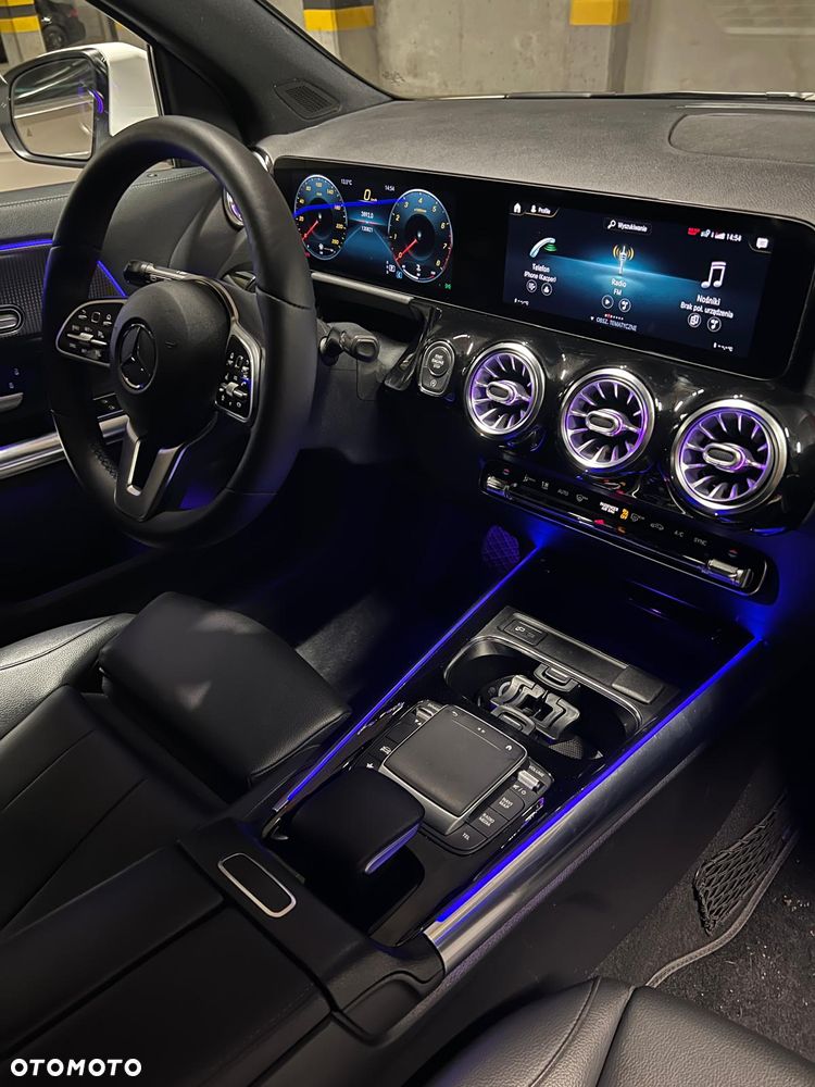 Mercedes-Benz GLA 250 8G-DCT - 11