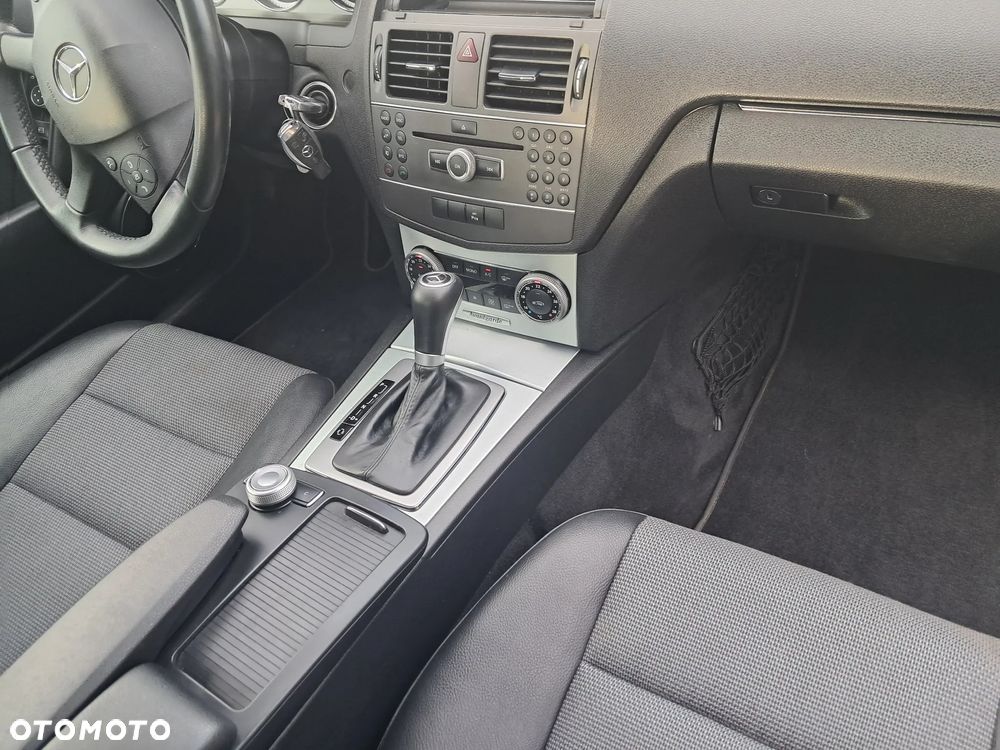 Mercedes-Benz Klasa C 200 CDI DPF Automatik BlueEFFICIENCY Avantgarde - 19
