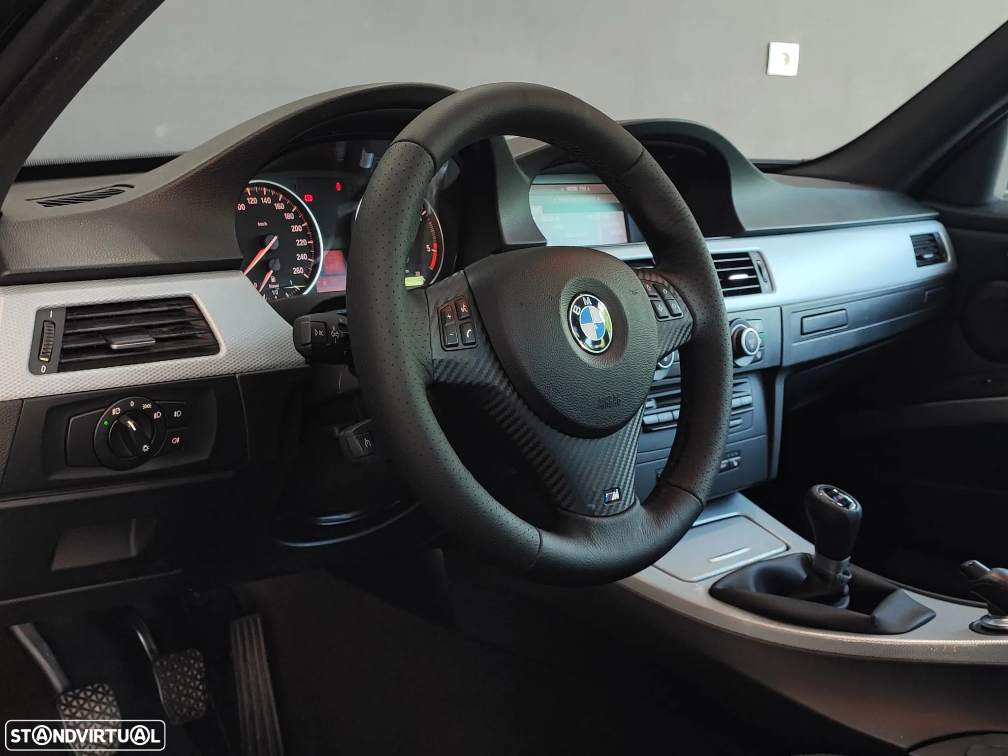 BMW 320 d Touring Navigation Sport - 23