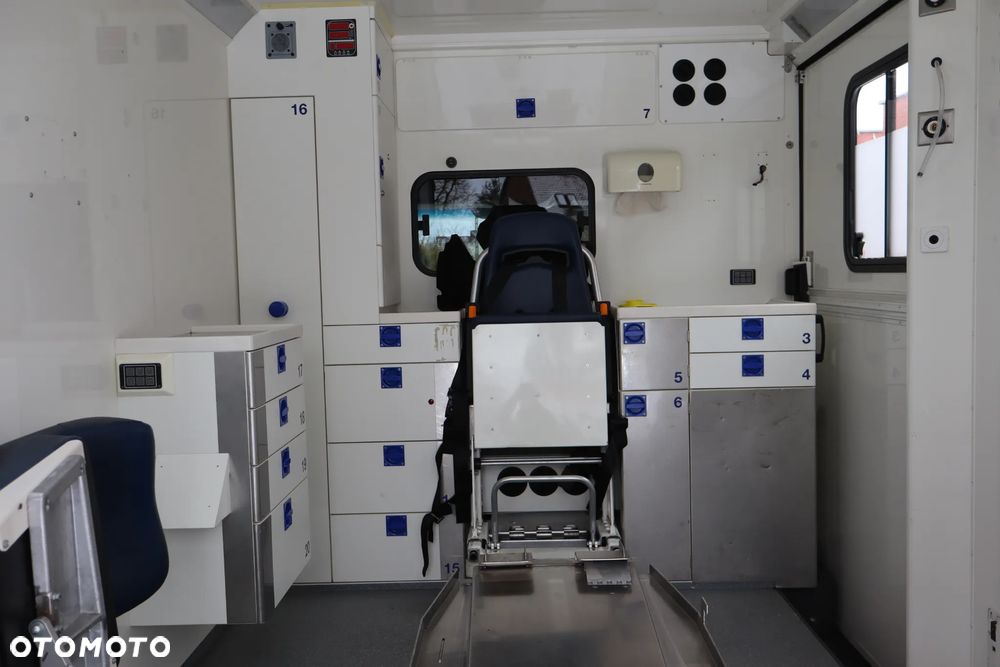 Mercedes-Benz SPRINTER - 10