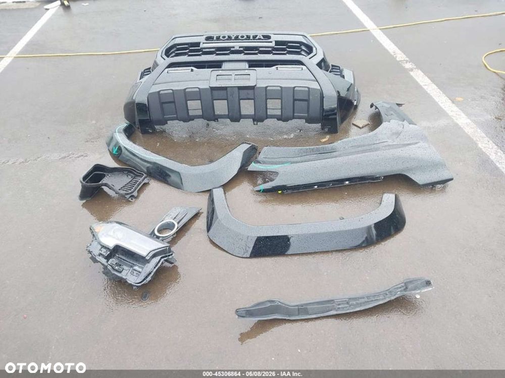 Toyota Tacoma - 12