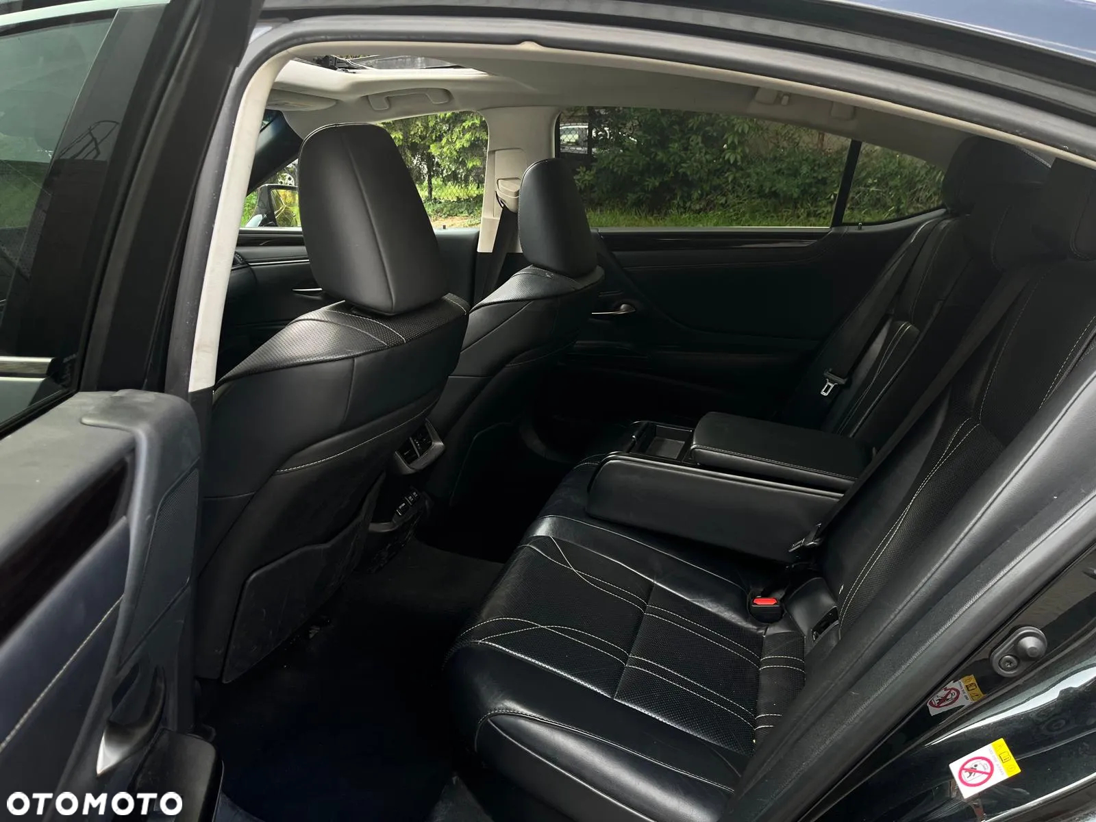 Lexus ES 300h Luxury Line - 13
