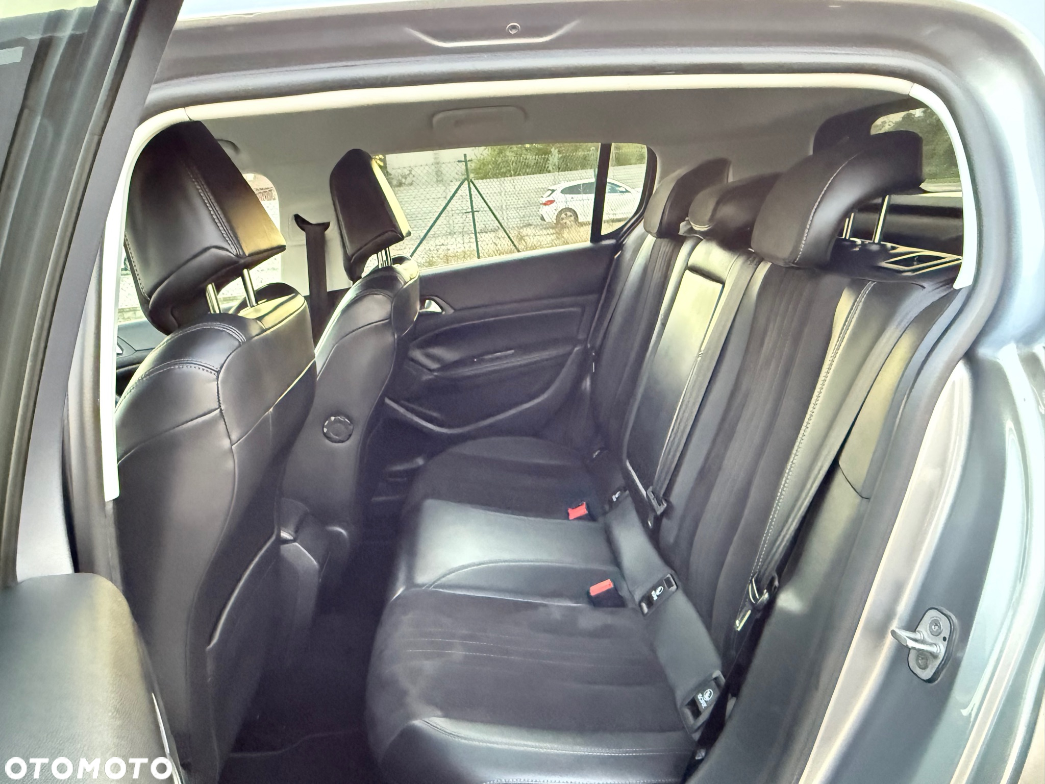 Peugeot 308 1.6 e-HDi Allure S&S - 14