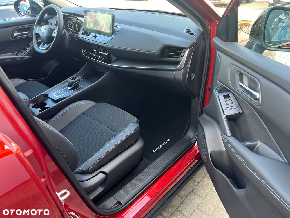 Nissan Qashqai 1.3 DIG-T mHEV N-Connecta Xtronic - 26