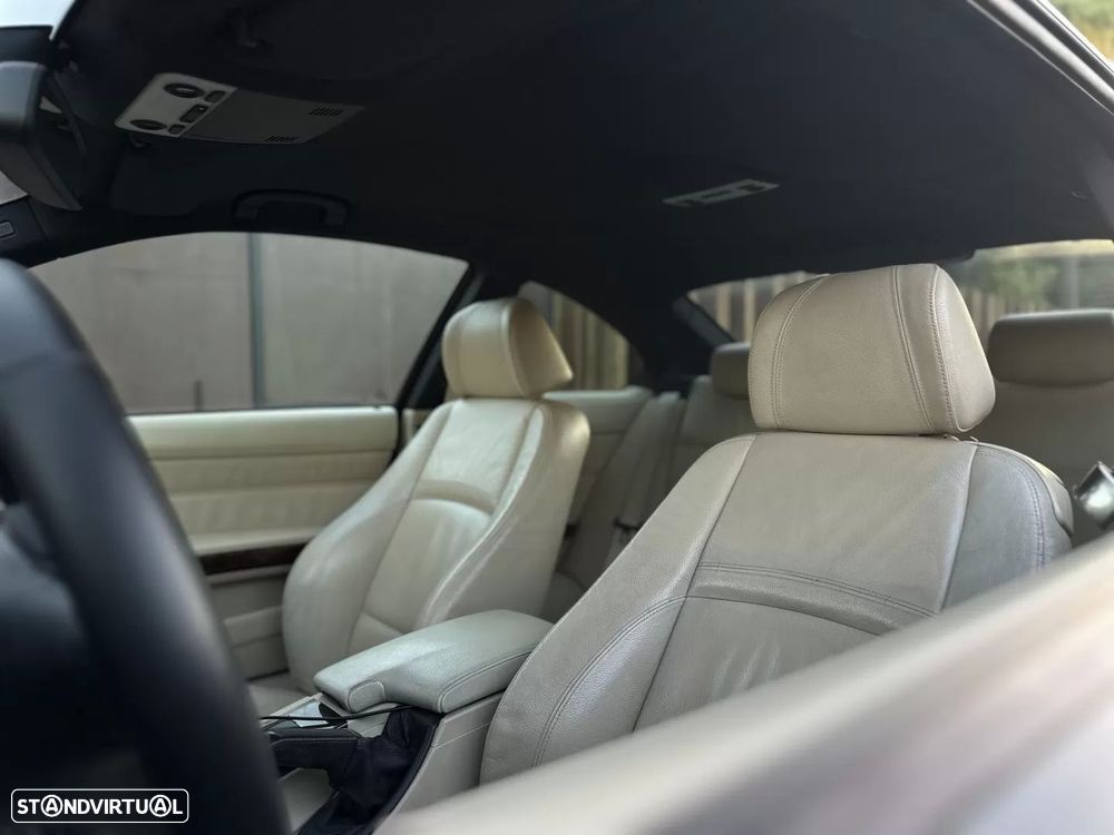 BMW 320 d Coupe - 12