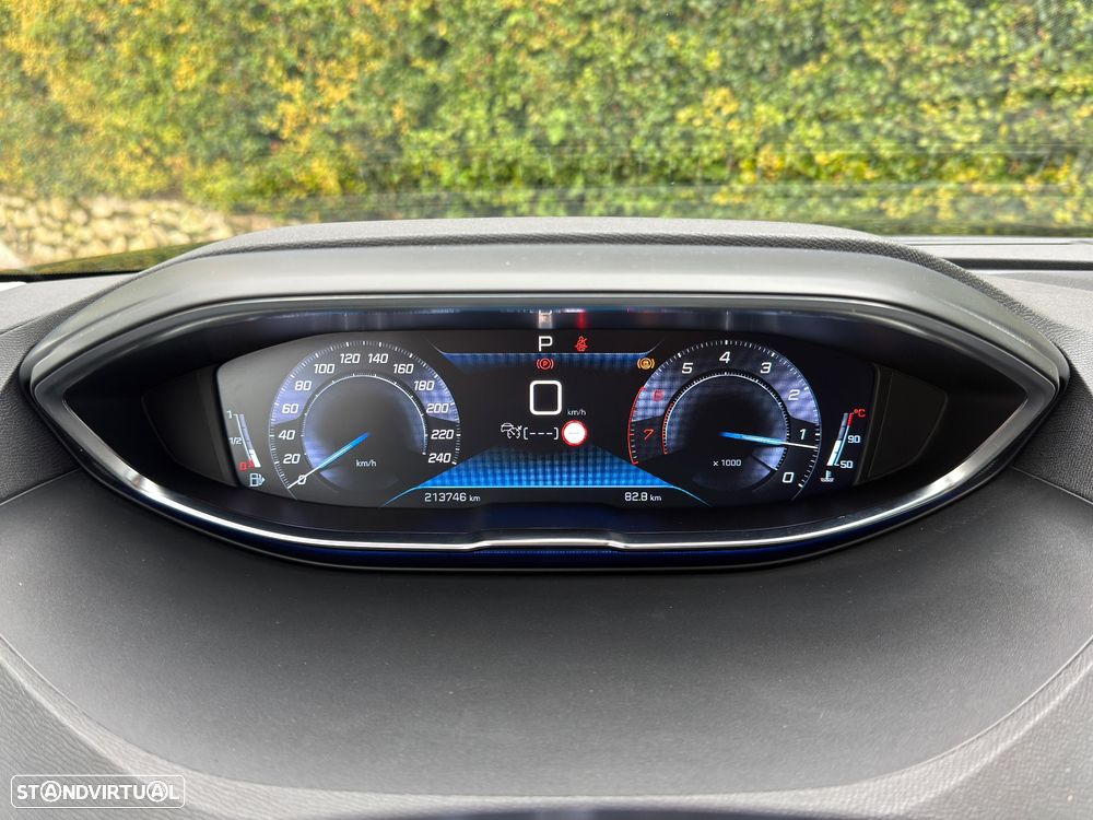 Peugeot 3008 1.2 PureTech Allure Pack EAT8 - 28