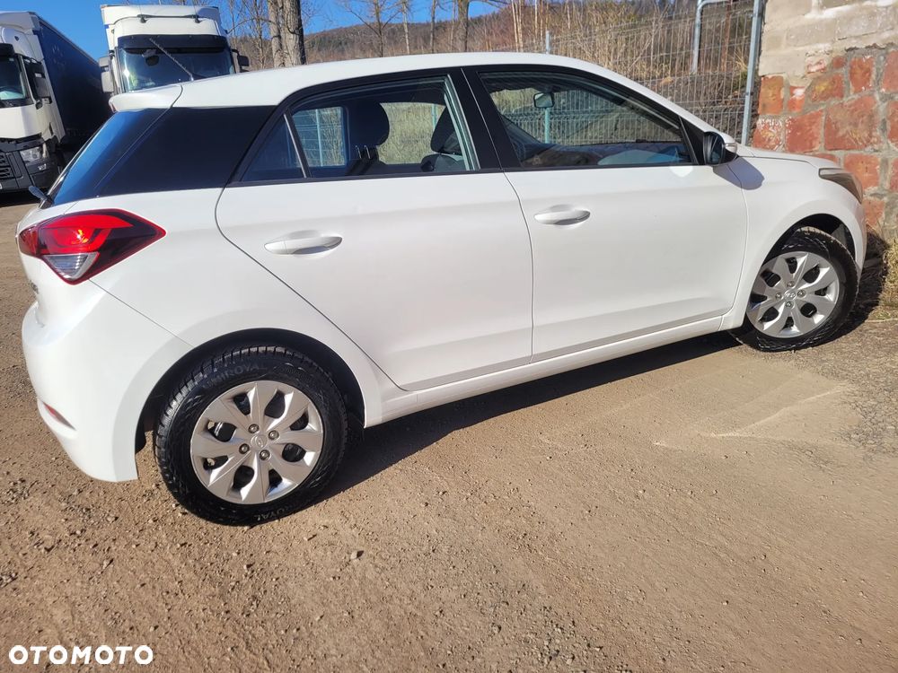 Hyundai i20 blue 1.2 Classic - 18