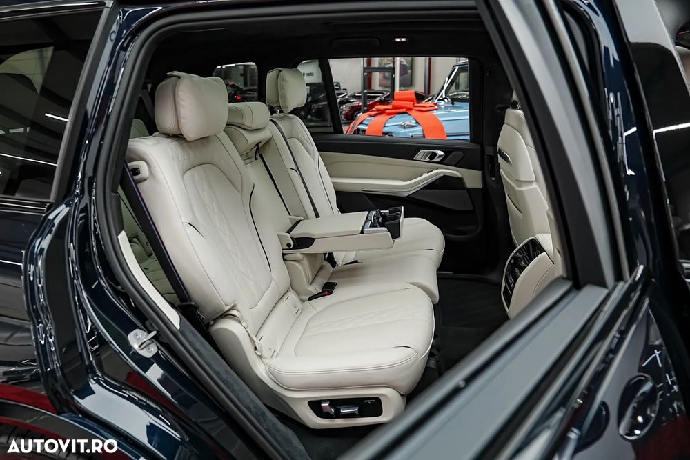 BMW X7 M60i xDrive AT MHEV - 12