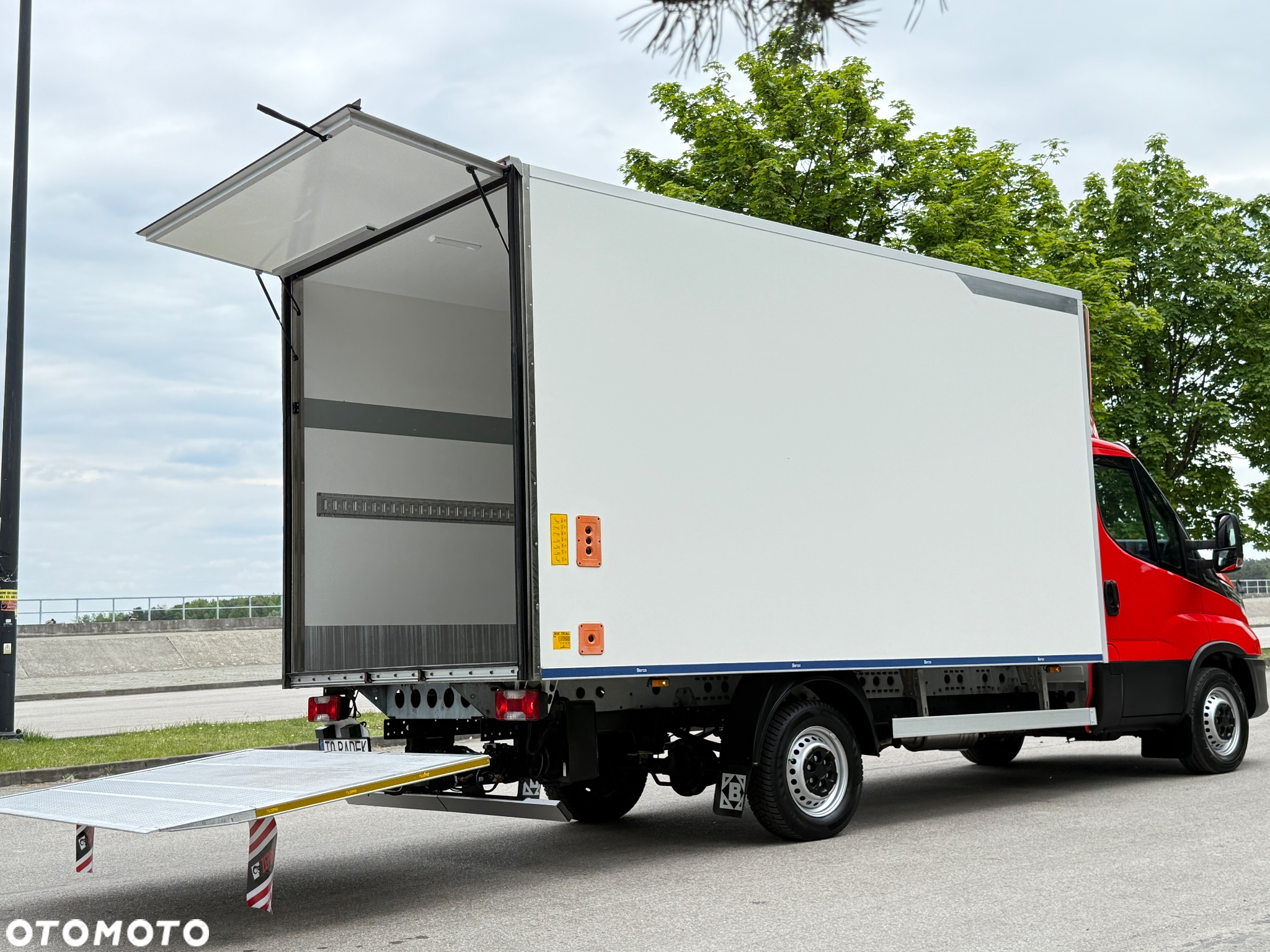 Iveco DAILY 35-160 160KM Hi Matic *Resor+Poduszka* Full LED Kontener * Izoterma +Winda 750KG SUPER STAN!!! - 21