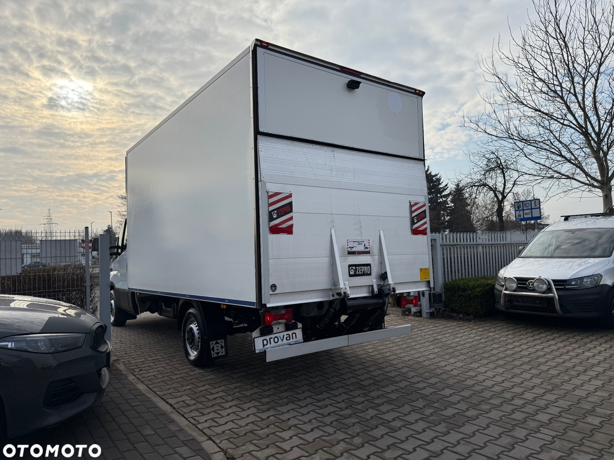 Iveco DAILY 35-160 HI-MATIC KONTENER 8 EUROPALET WINDA ZEPRO - 19