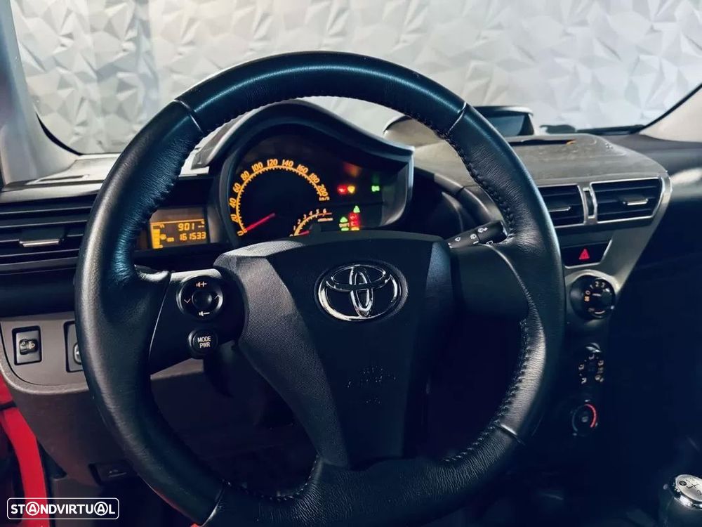 Toyota iQ 1.4 D-4D - 18