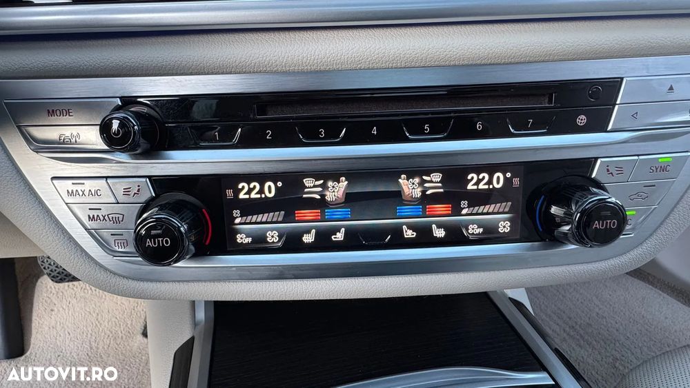 BMW Seria 7 740Ld xDrive - 35