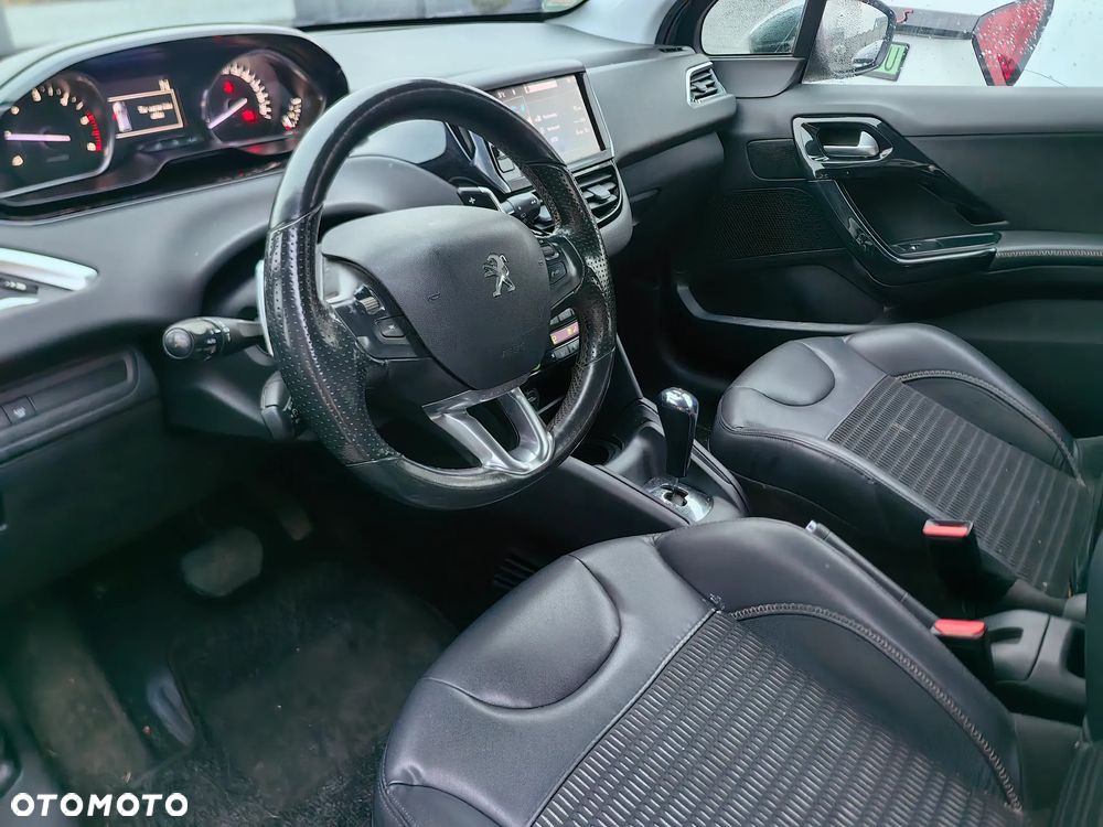 Peugeot 208 - 13