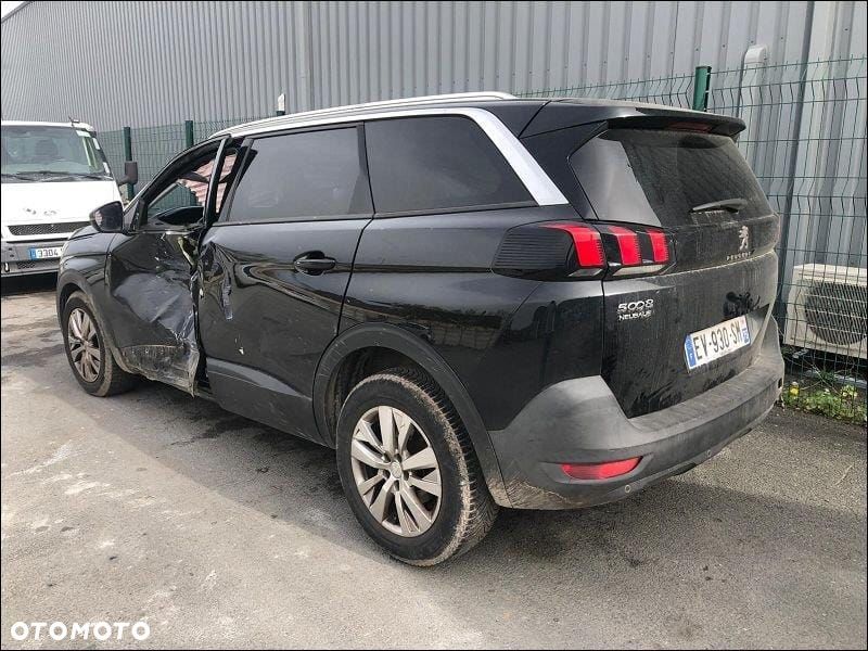 Peugeot 5008 - 3