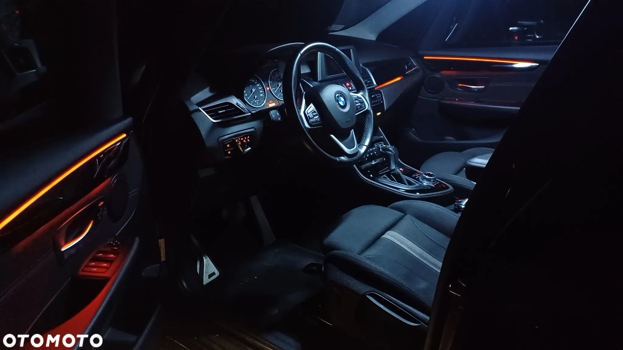 BMW Seria 2 218d - 13