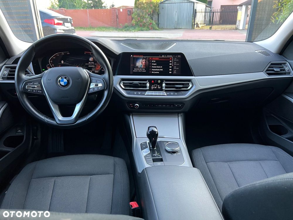 BMW Seria 3 316d MHEV Advantage - 21