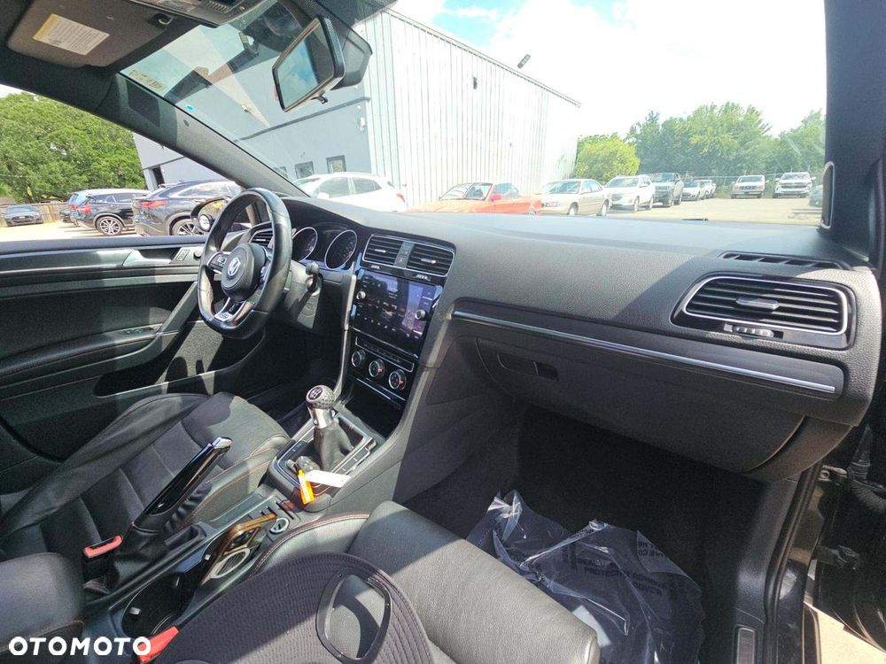 Volkswagen Golf - 7