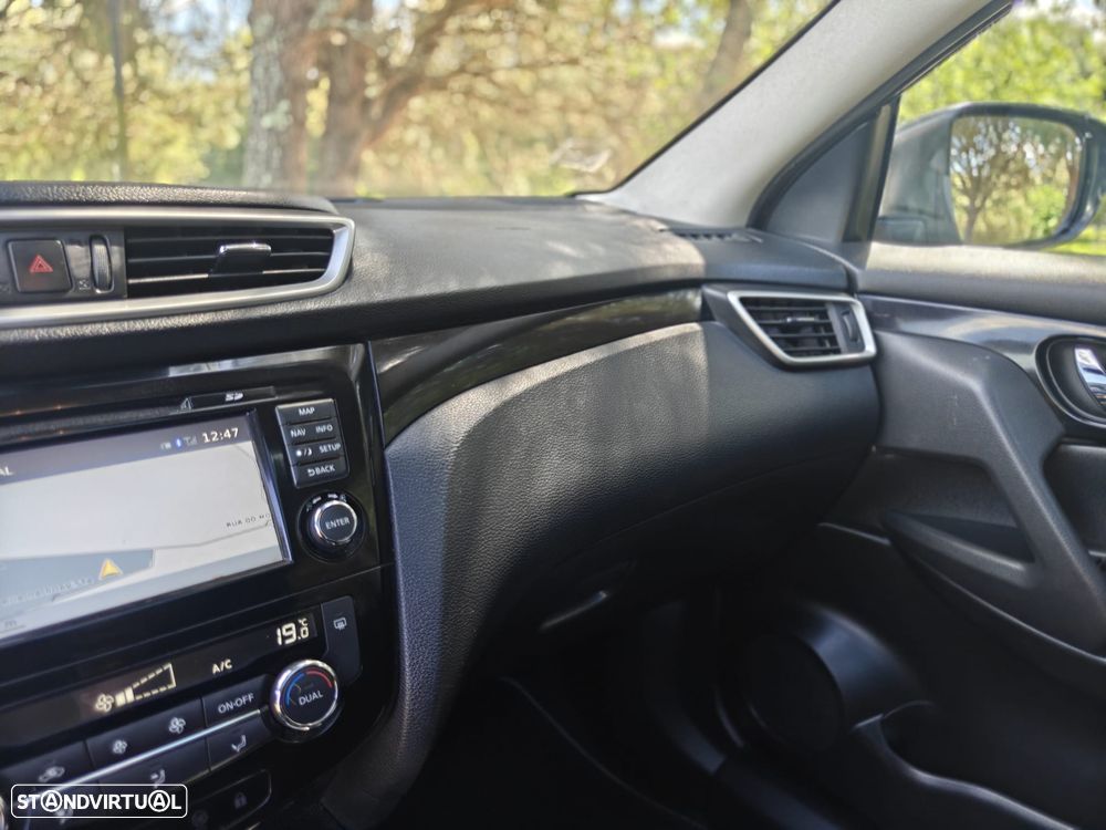 Nissan Qashqai 1.5 dCi N-Connecta 18 - 39