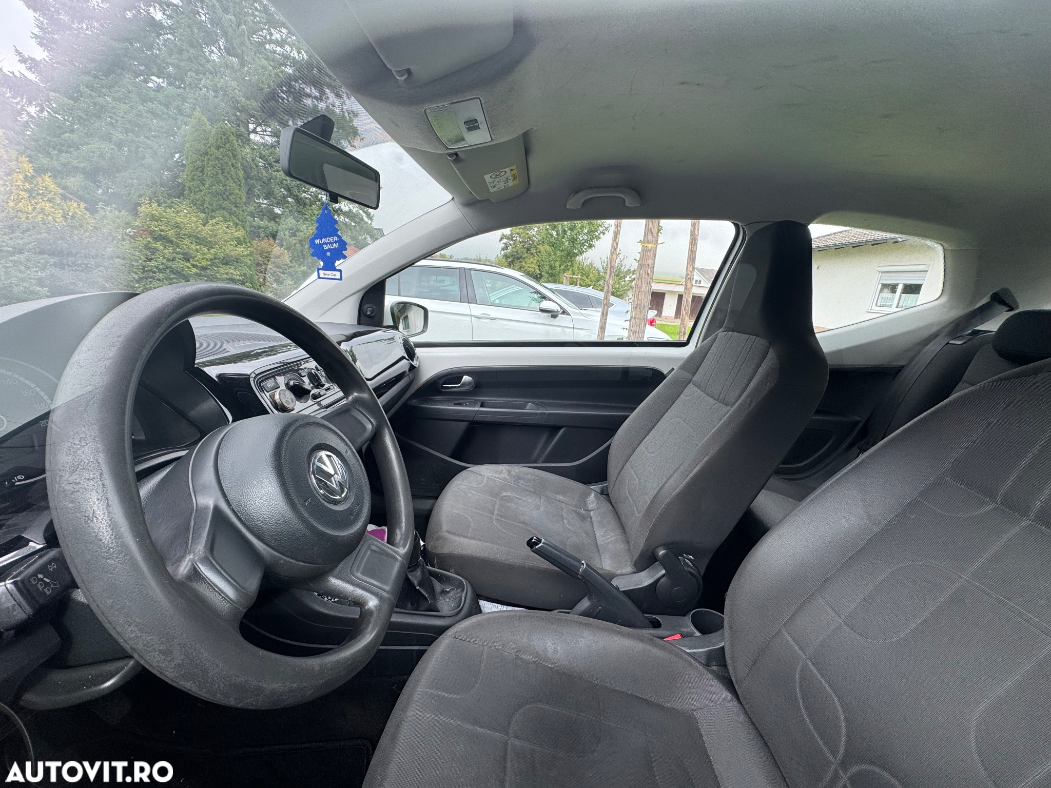 Volkswagen up! white - 9