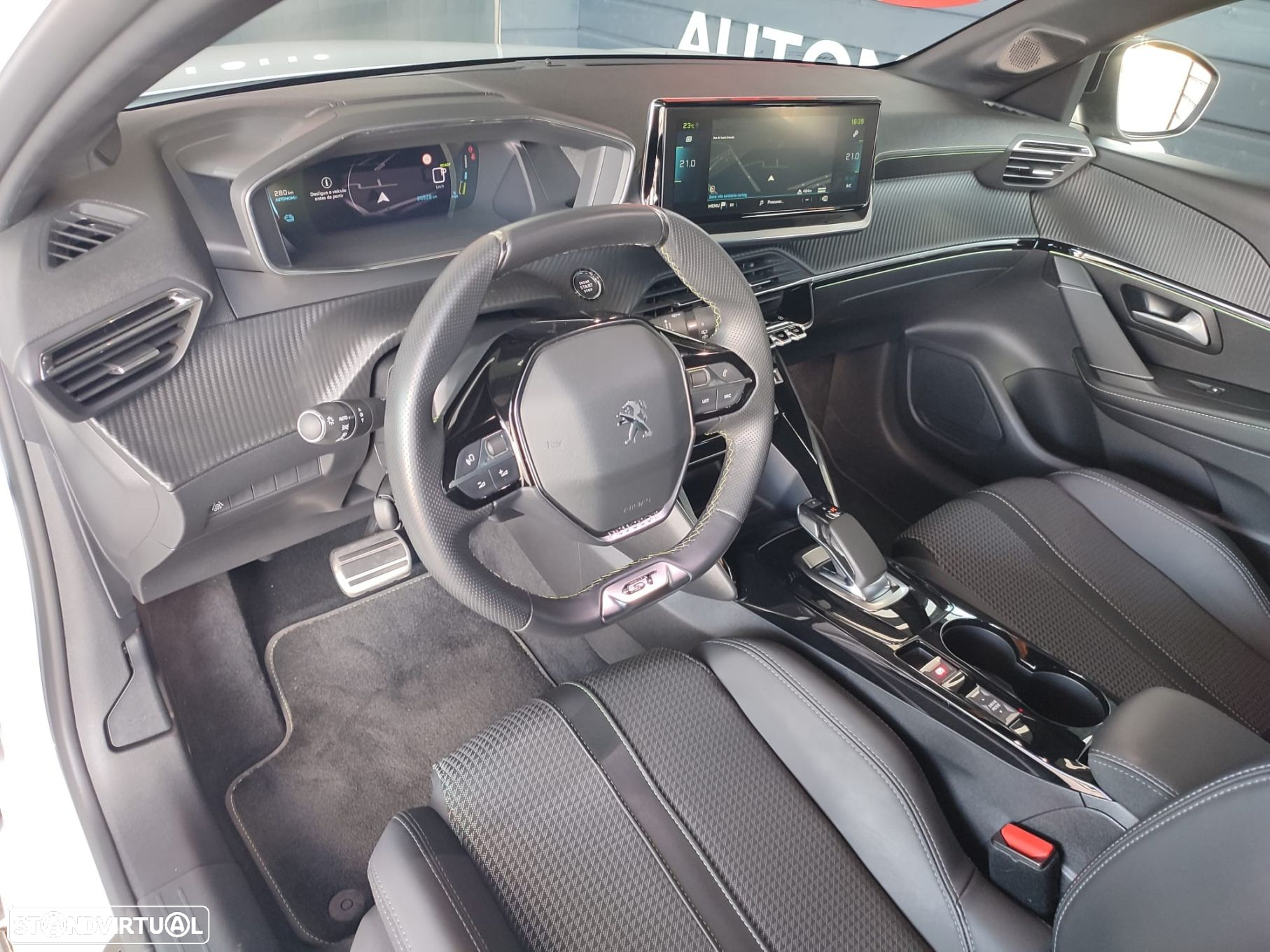 Peugeot e-208 50 kWh GT - 24