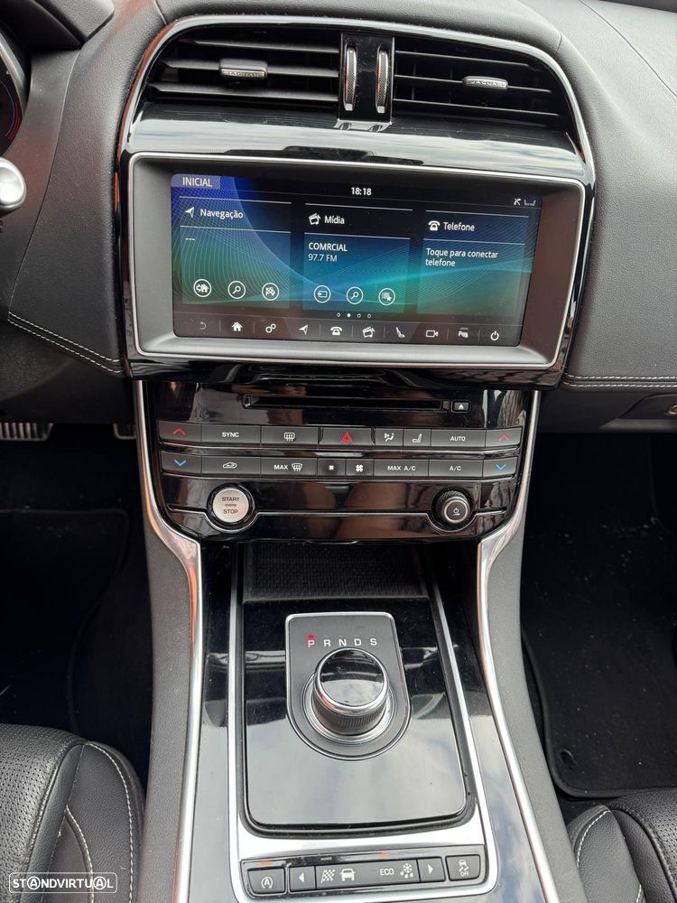 Jaguar XE 20d AWD Aut. R-Sport - 18