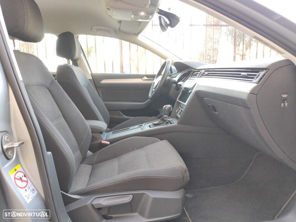 VW Passat Variant 1.6 TDI Confortline DSG - 11