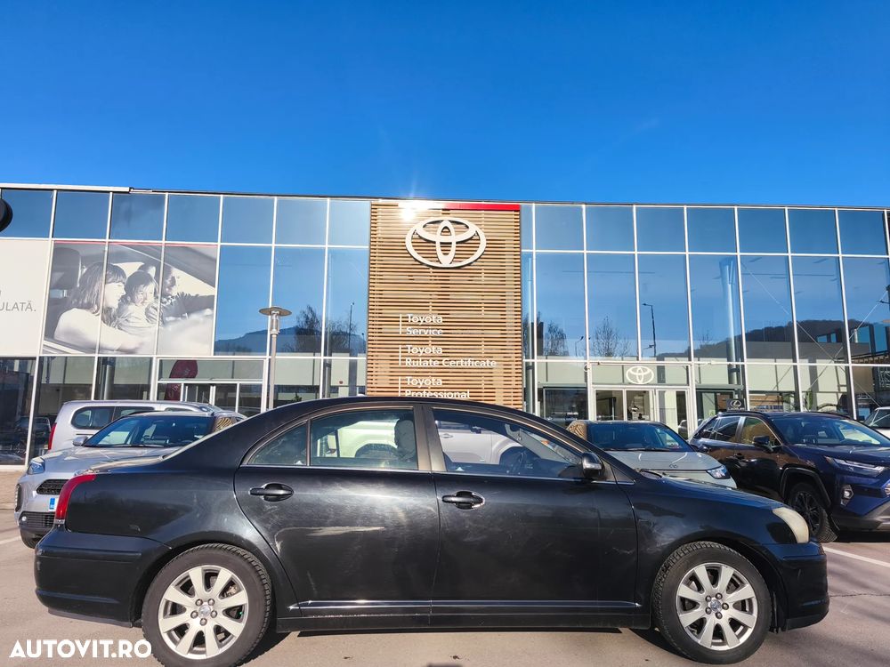 Toyota Avensis 1.8 Comfort - 1