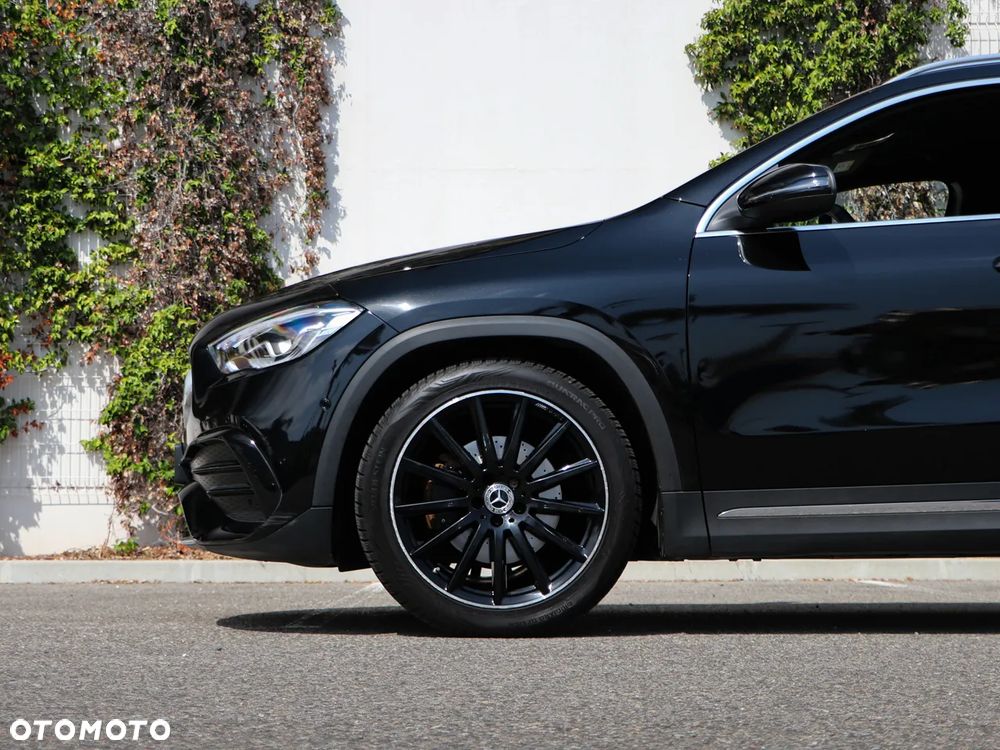 Mercedes-Benz GLA 200 AMG Line - 9