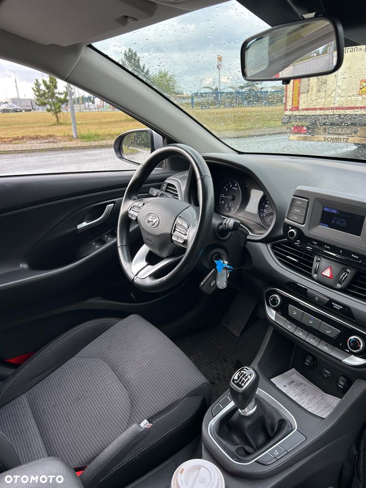 Hyundai i30 1.5 DPI Classic + - 11