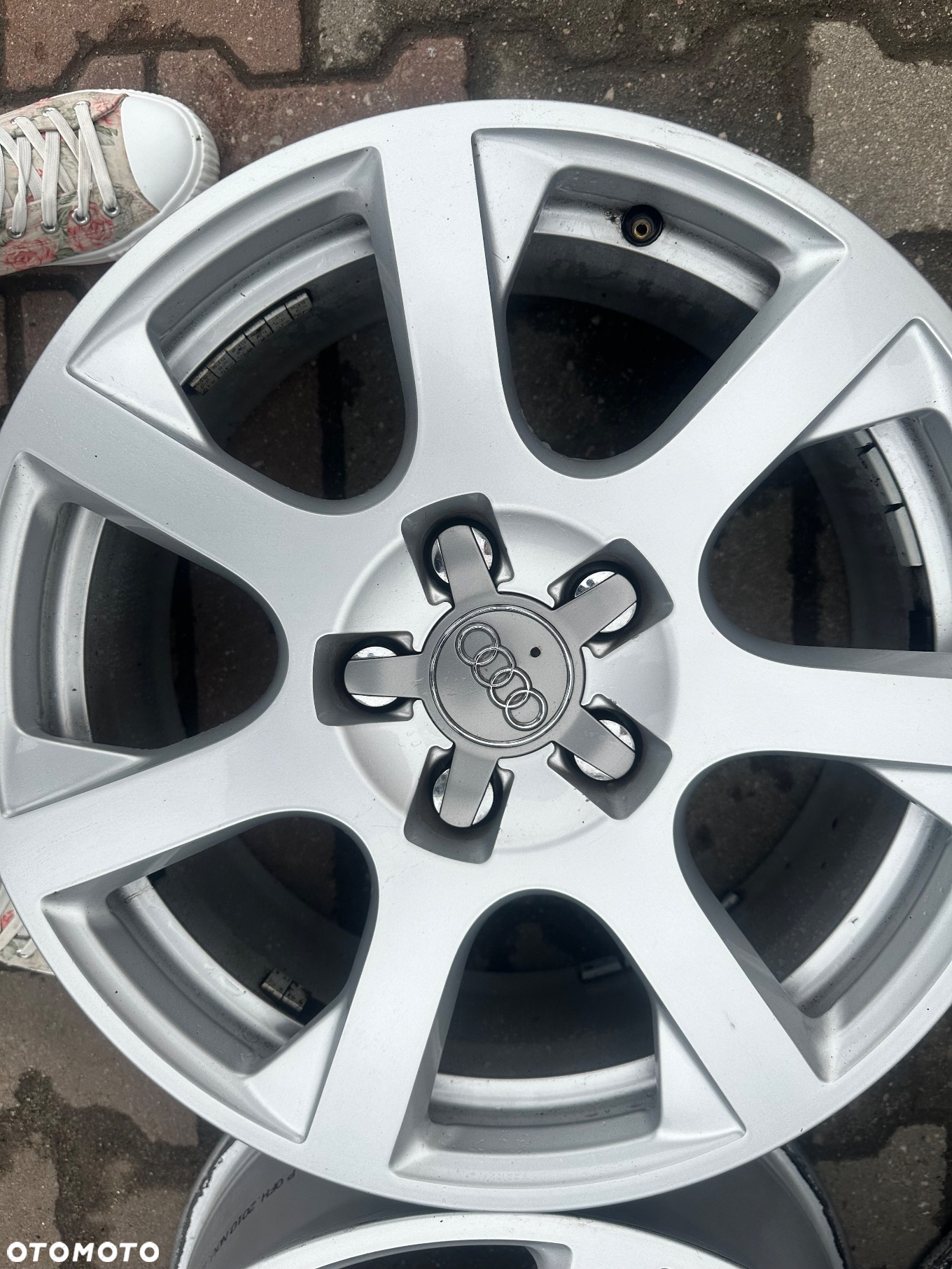 Felgi aluminiowe Audi Q5 A4 B8 B9 5x112 et 37 R17 - 2