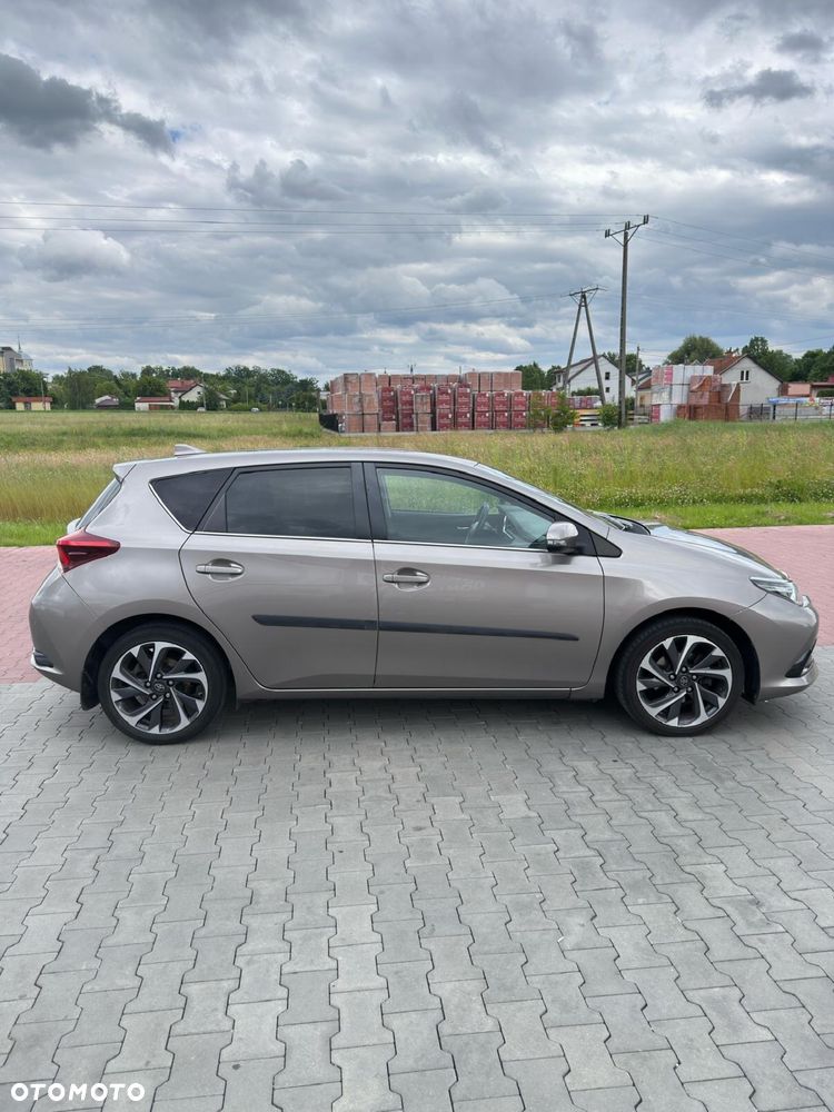 Toyota Auris - 4