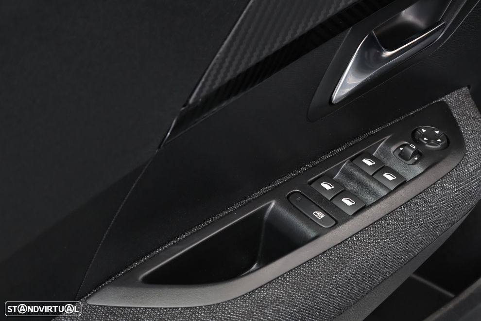 Peugeot 208 1.2 Hybrid Style e-DCS6 - 24