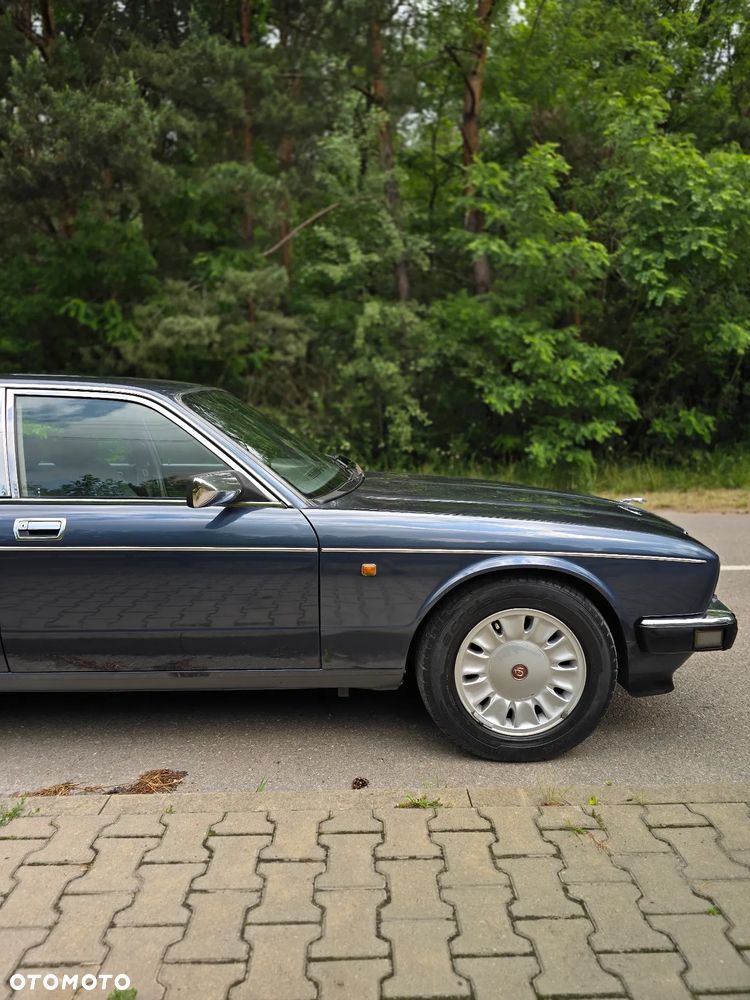 Jaguar Daimler 4.0i - 12