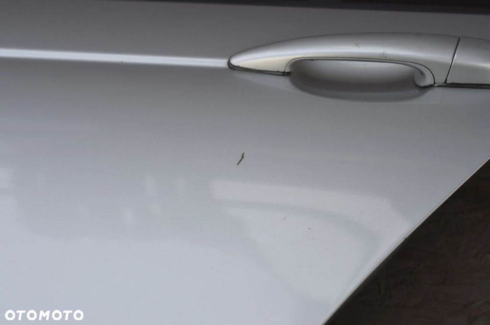 BMW E46 SEDAN ORYGINALNE KOMPLETNE DRZWI TYŁ LEWE / PRAWE W KOLORZE TITANSILBER 354/7 O NR.  41 52 7 034 153 / 41 52 8 240 075 /  41 52 7 034 154 / 41 52 8 240 076 OEM W DOBRYM STANIE - 16