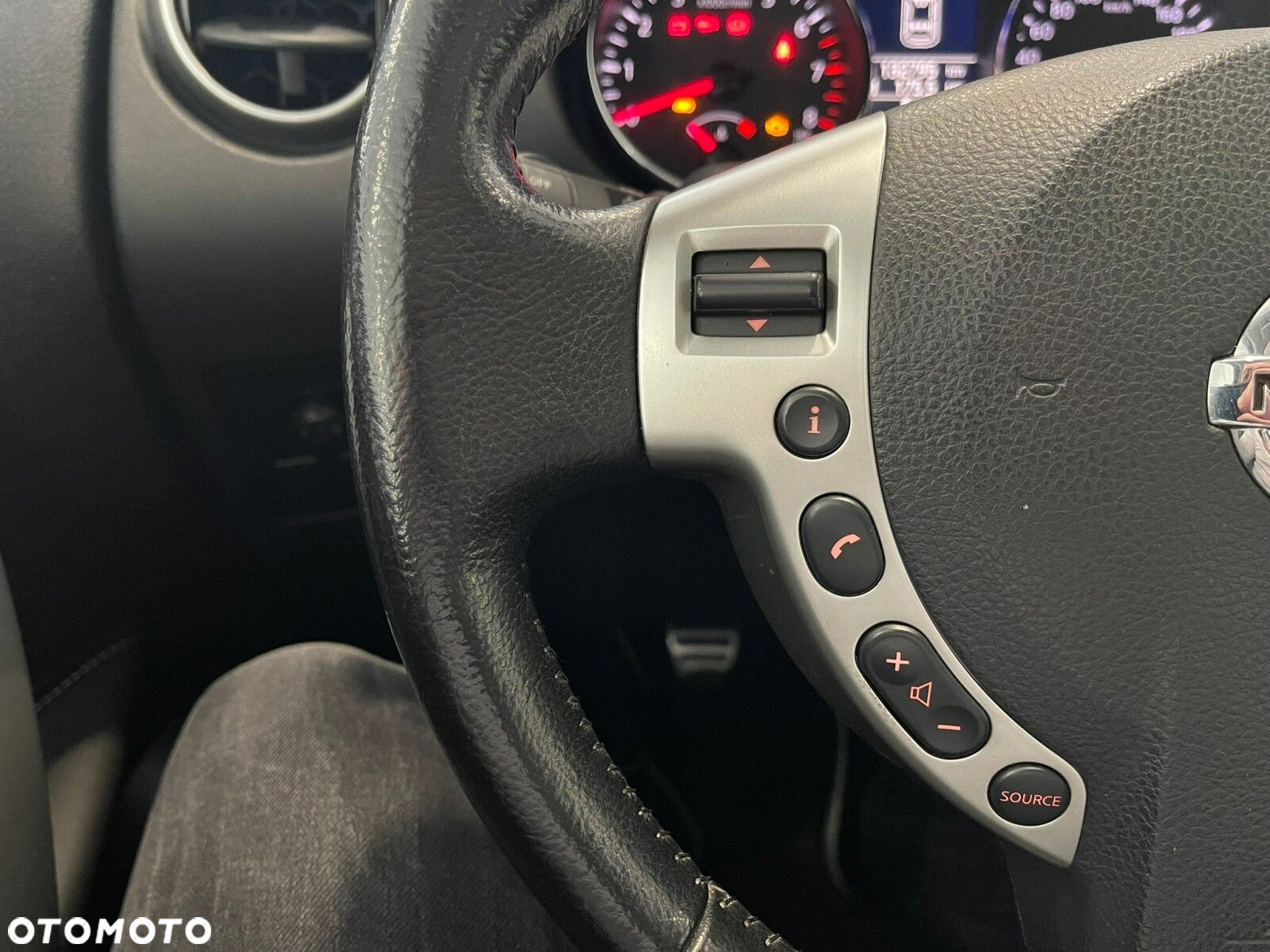 Nissan Qashqai 2.0 4x4 Tekna - 22