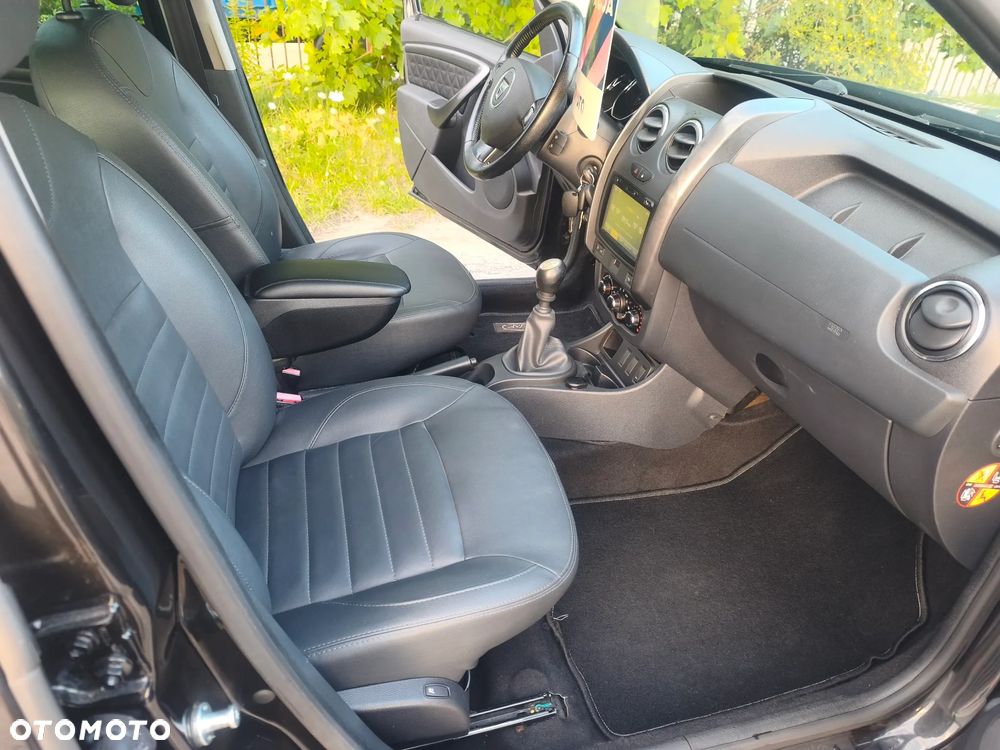 Dacia Duster TCe 125 4x2 Celebration - 29